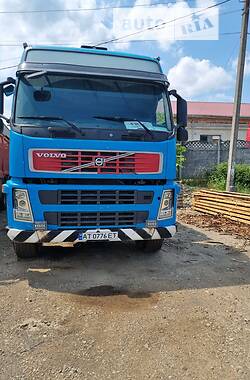 Самосвал Volvo FH 12 2004 в Ивано-Франковске