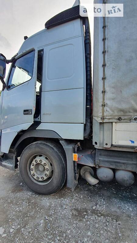 Контейнеровоз Volvo FH 12 2003 в Ужгороді