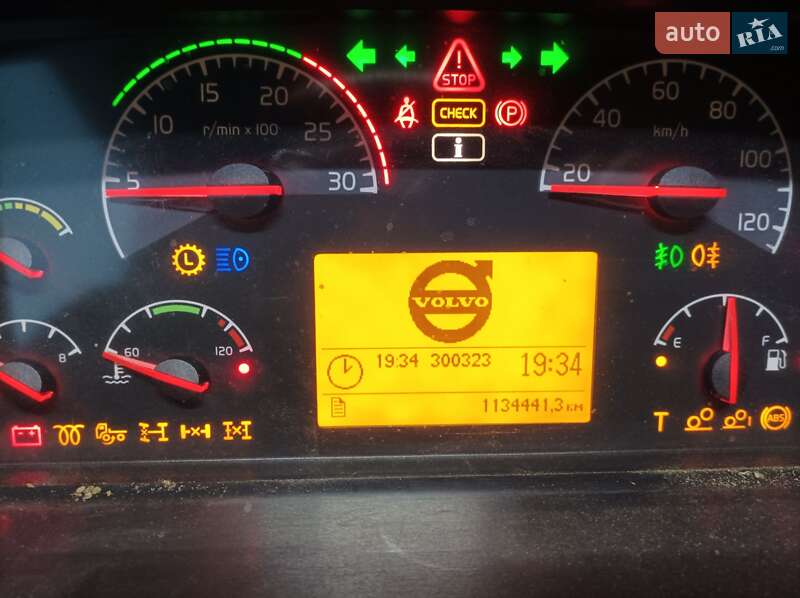 Тентований Volvo FH 12 2006 в Львові