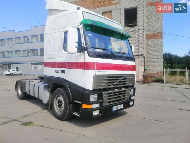 Тягач Volvo FH 12 2000 в Черноморске