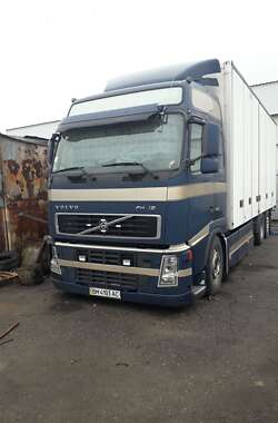 Грузовой фургон Volvo FH 12 2003 в Сумах