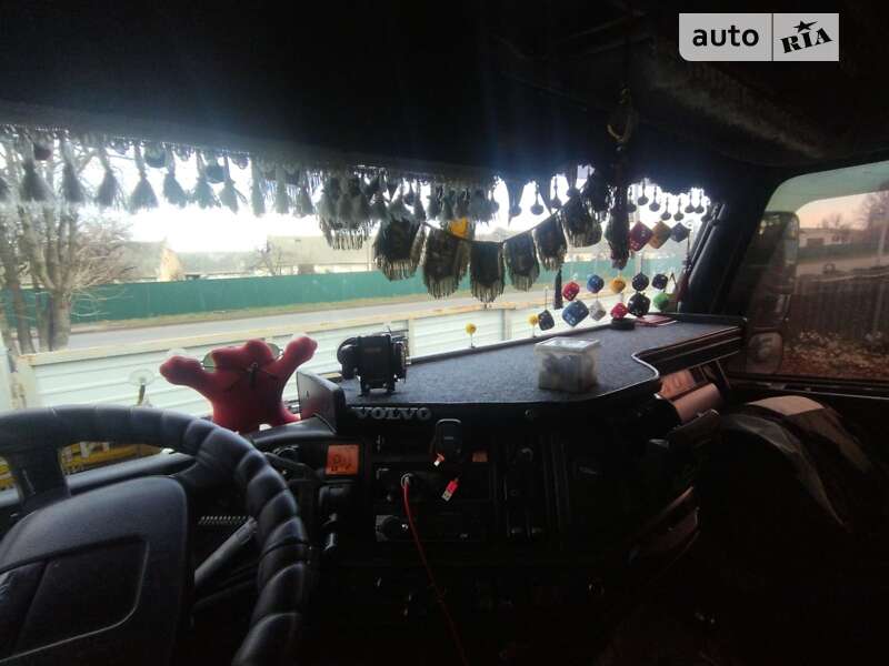 Тягач Volvo FH 12 2001 в Лозовой
