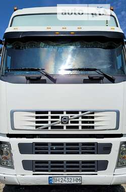 Тягач Volvo FH 12 2004 в 