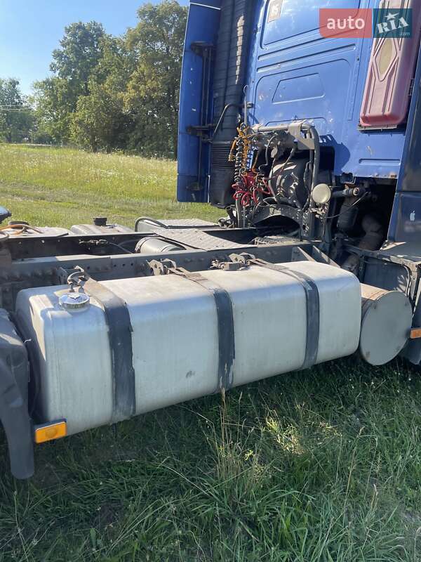 Зерновоз Volvo FH 12 2003 в Прилуках