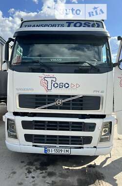 Тягач Volvo FH 12 2002 в Каневе