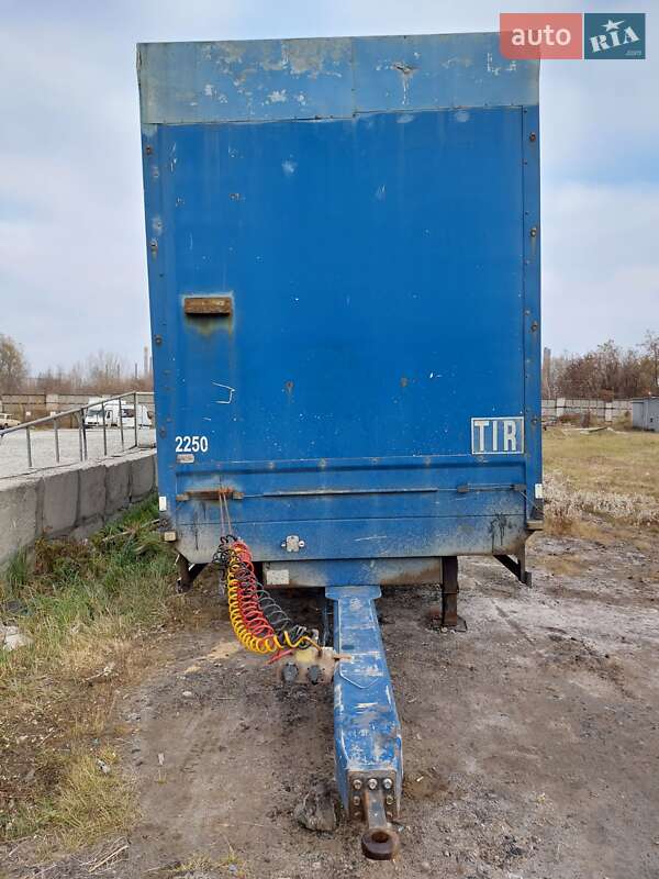 Тентований Volvo FH 12 2003 в Дніпрі