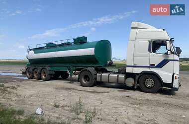 Цистерна Volvo FH 12 2003 в 