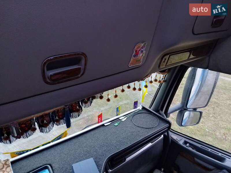 Тентований Volvo FH 12 2003 в Дніпрі