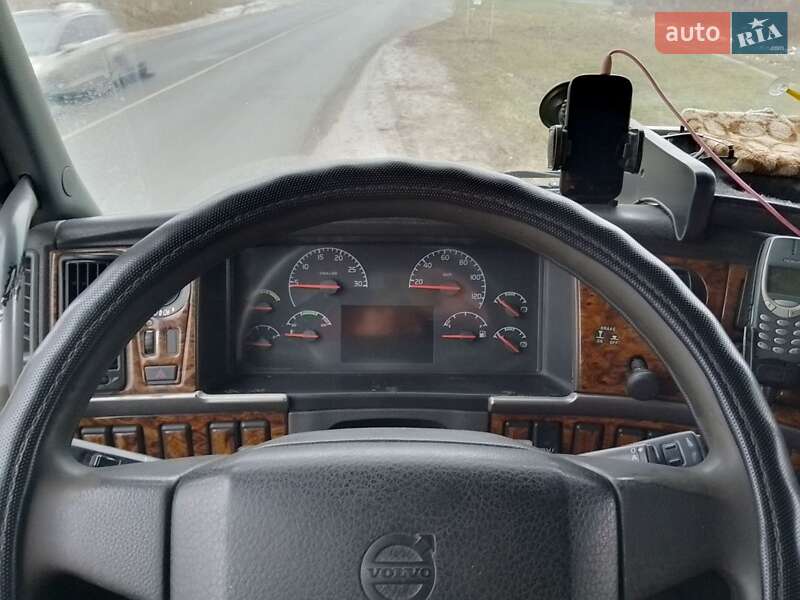 Тентований Volvo FH 12 2003 в Дніпрі