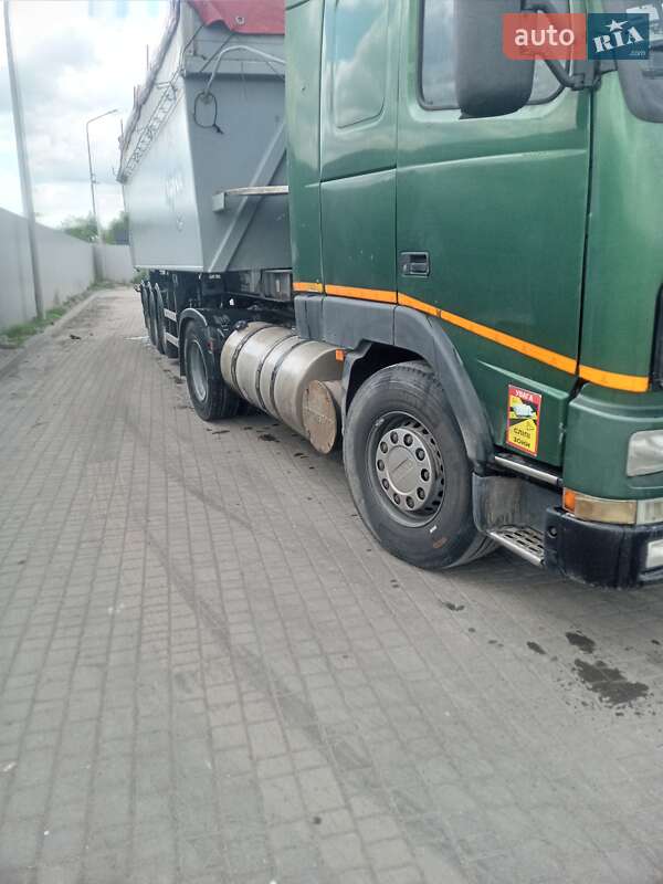 Самосвал Volvo FH 12 2000 в Сваляве