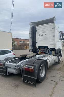 Тягач Volvo FH 12 2001 в 