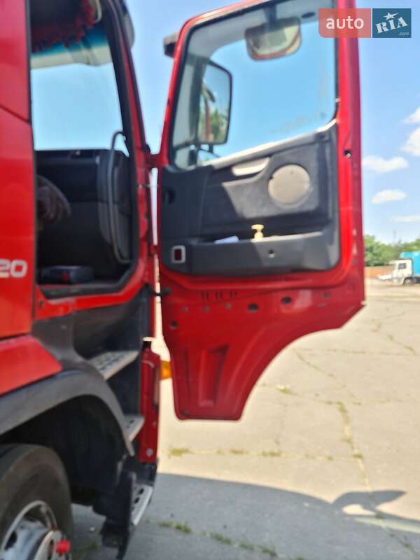 Тентованый Volvo FH 12 2004 в Николаеве