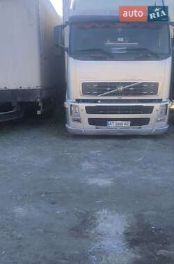 Тентованый Volvo FH 12 2002 в  фото 2 Тентованый Volvo FH 12 2002 в