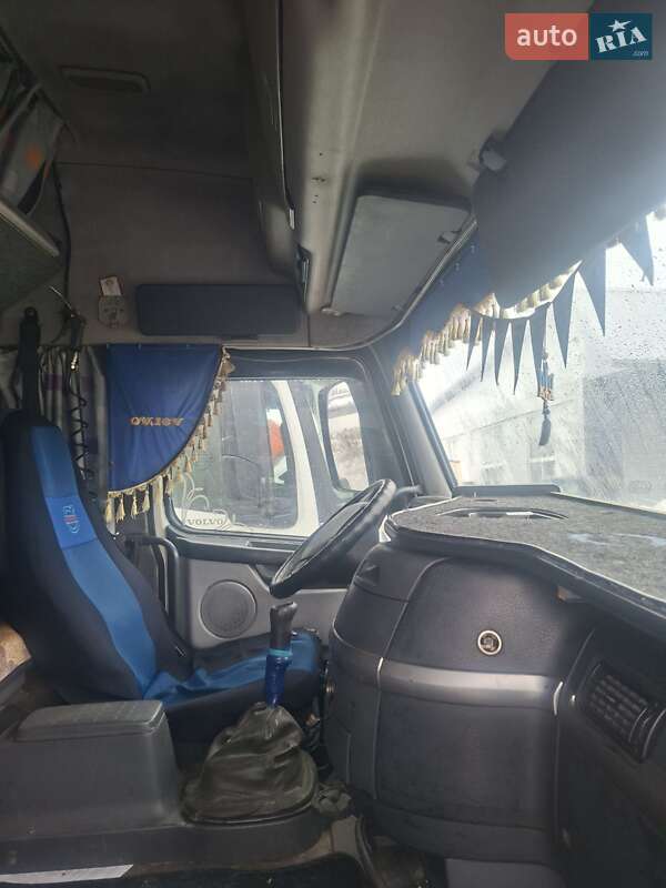 Тягач Volvo FH 12 2004 в Шепетовке