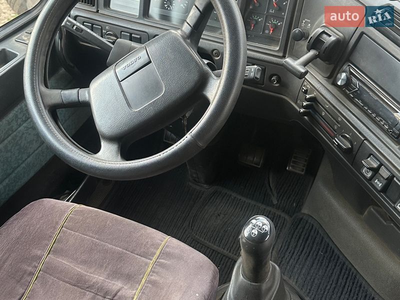Самосвал Volvo FH 12 2001 в Сарате