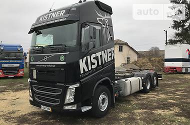 Контейнеровоз Volvo FH 13 2015 в Залещиках