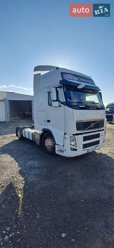 Вантажний фургон Volvo FH 13 2010 в Мукачевому