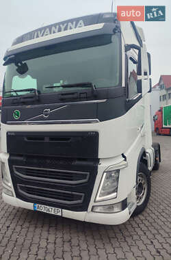 Тягач Volvo FH 13 2015 в Міжгір'ї