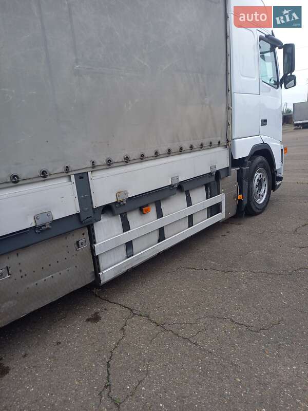 Грузовой фургон Volvo FH 13 2007 в Черновцах