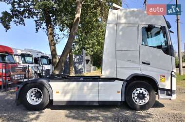 Тягач Volvo FH 13 2015 в 