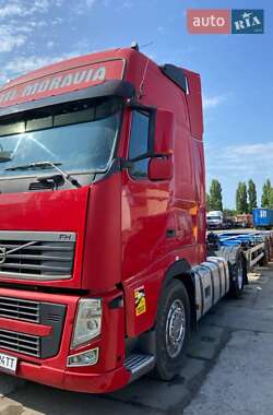 Контейнеровоз Volvo FH 13 2012 в 