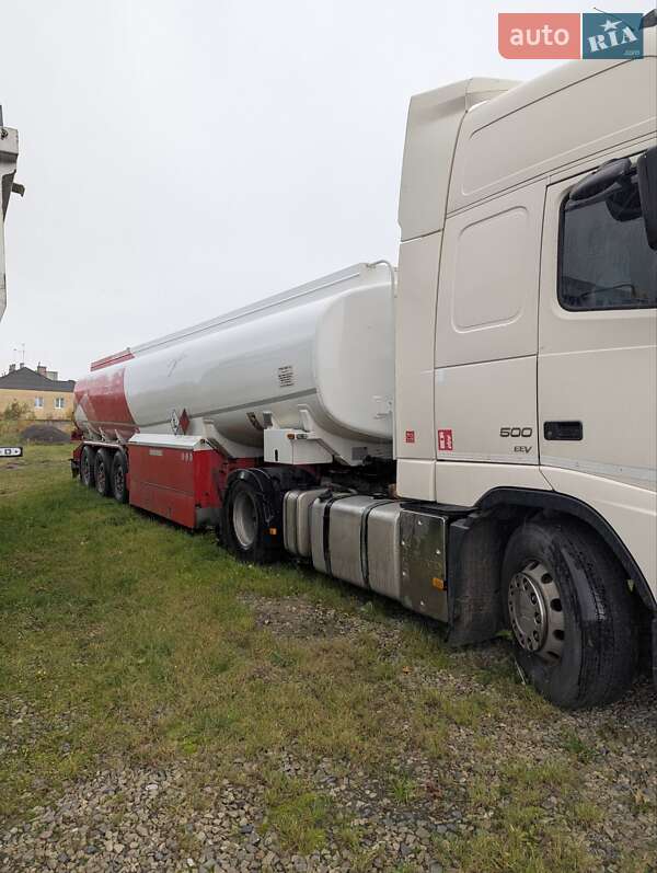 Бензовоз Volvo FH 13 2011 в Долине