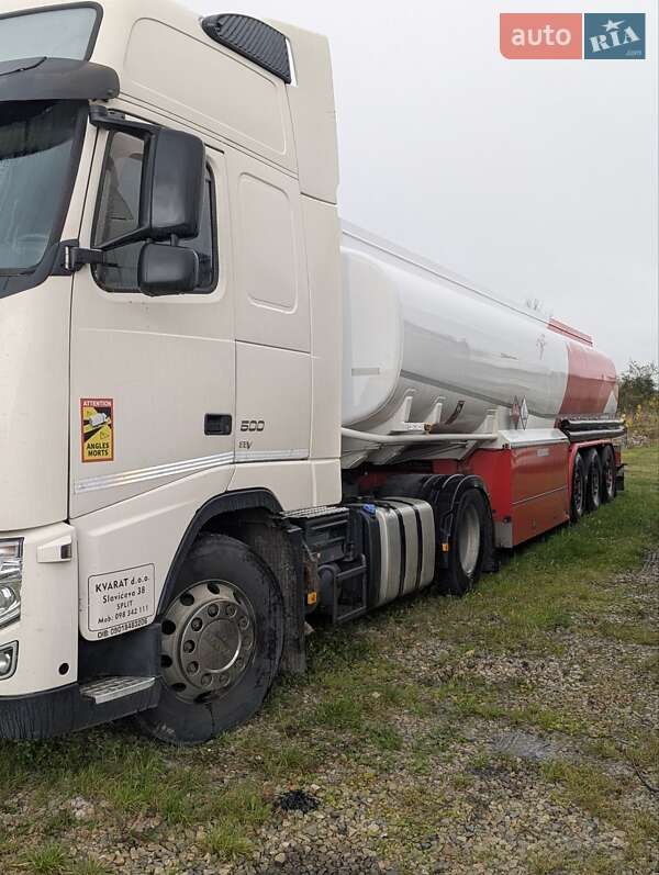 Бензовоз Volvo FH 13 2011 в Долине