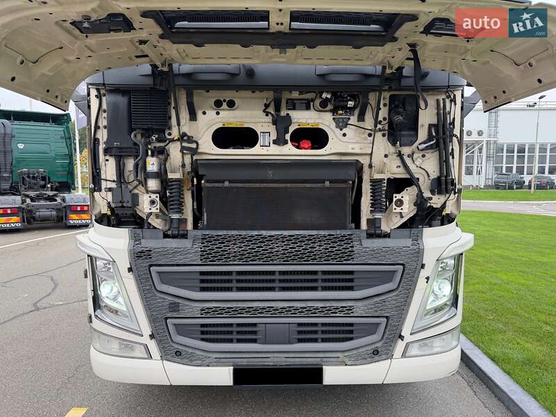 Тягач Volvo FH 13 2016 в Киеве фото 16 Тягач Volvo FH 13 2016 в Киеве