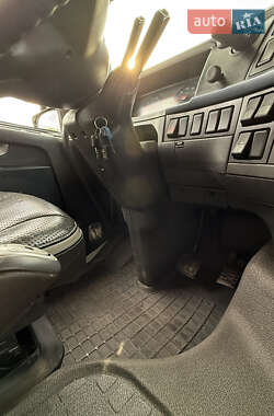 Для перевозки животных Volvo FH 13 2012 в Днепре