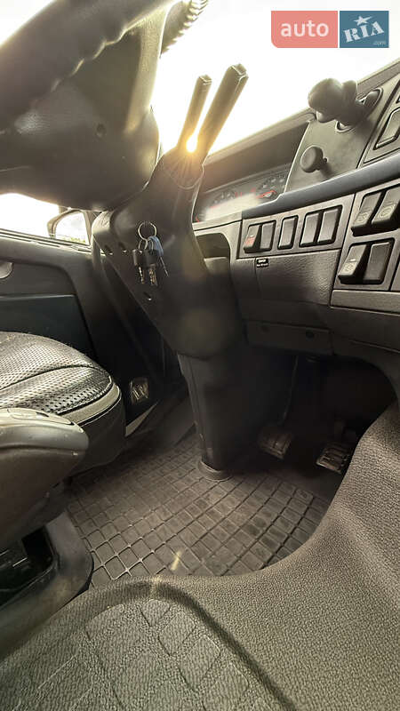 Для перевезення тварин Volvo FH 13 2012 в Дніпрі