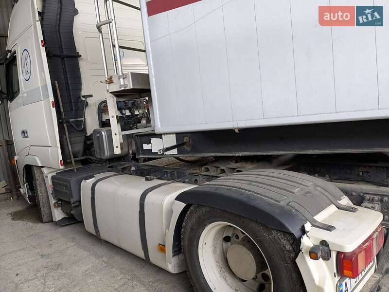 Самосвал Volvo FH 13 2007 в Косове