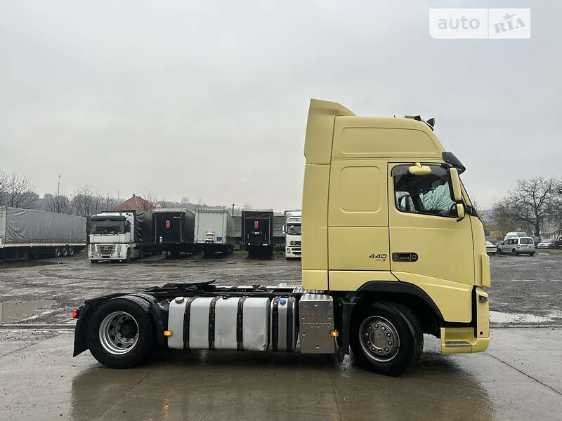 Тягач Volvo FH 16 2009 в Іршаві