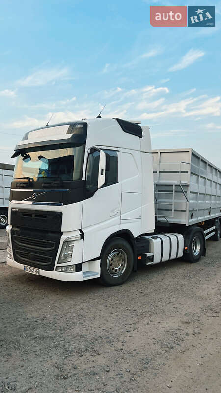 Зерновоз Volvo FH 16 2015 в 
