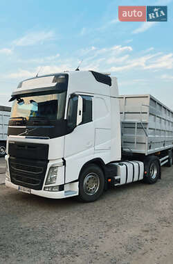 Зерновоз Volvo FH 16 2015 в Білій Церкві