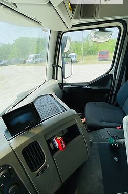 Пескоразбрасывающая машина Volvo FL 250 2010 в Тернополе