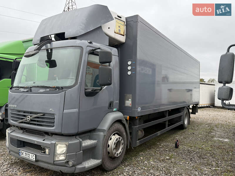 Рефрижератор Volvo FL 7 2010 в Виннице