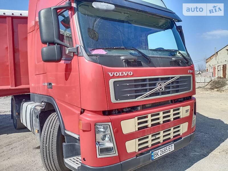 Тягач Volvo FM 11 2010 в Сарнах