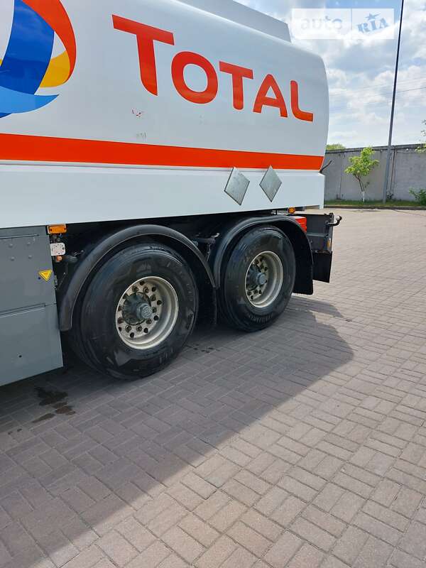 Бензовоз Volvo FM 12 2013 в Киеве