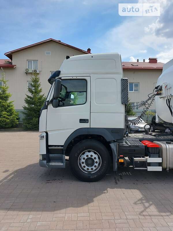 Бензовоз Volvo FM 12 2013 в Киеве