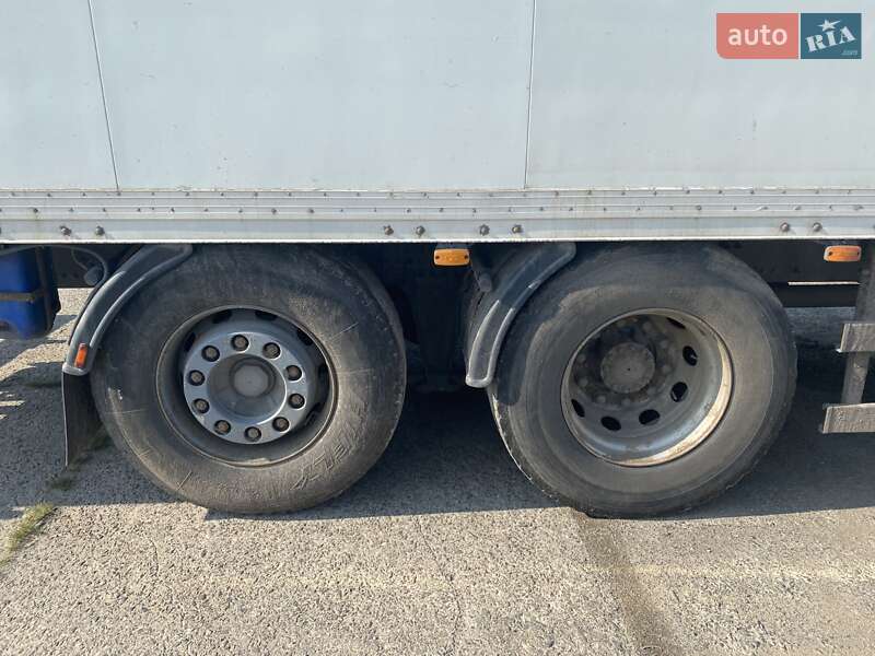 Грузовой фургон Volvo FM 12 2002 в Хмельницком