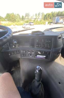 Грузовой фургон Volvo FM 12 2002 в 