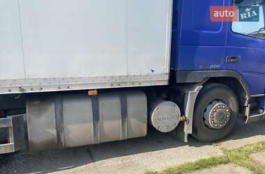 Грузовой фургон Volvo FM 12 2002 в 