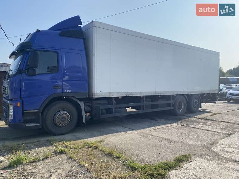 Грузовой фургон Volvo FM 12 2002 в Хмельницком