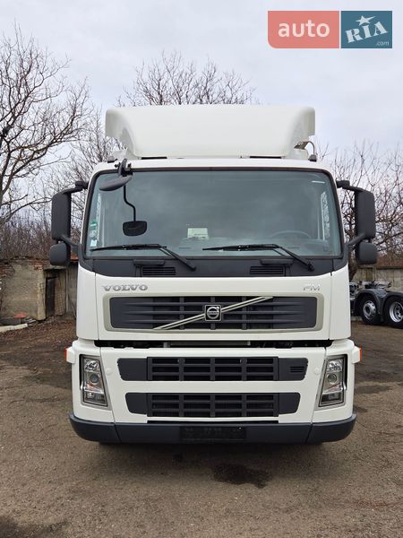 Кормовоз Volvo FM 9 2008 в Черновцах