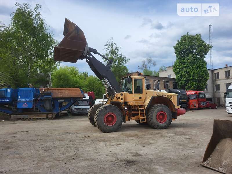 Фронтальный погрузчик Volvo L 180 2007 в Киеве