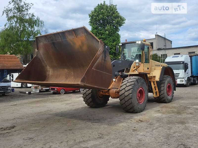 Фронтальный погрузчик Volvo L 180 2007 в Киеве