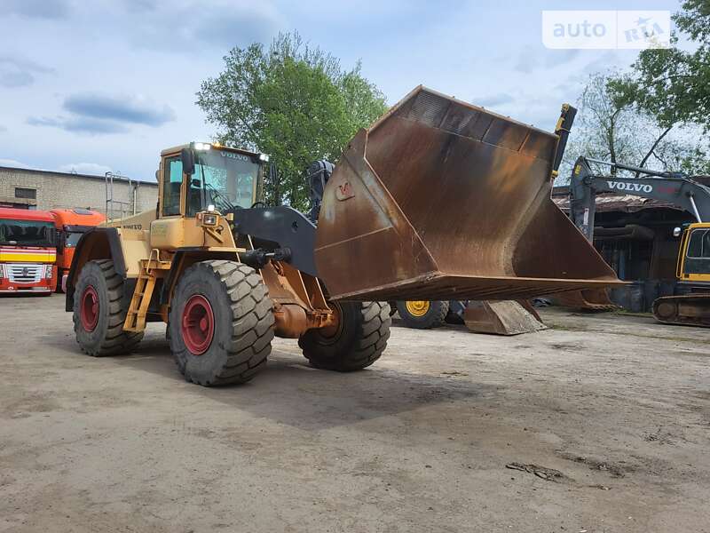 Фронтальный погрузчик Volvo L 180 2007 в Киеве