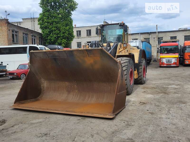 Фронтальный погрузчик Volvo L 180 2007 в Киеве