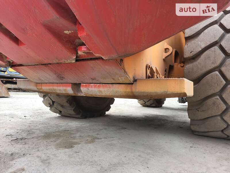 Фронтальный погрузчик Volvo L 180 2007 в Киеве