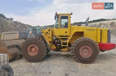 Фронтальный погрузчик Volvo L 220E 2004 в Киеве